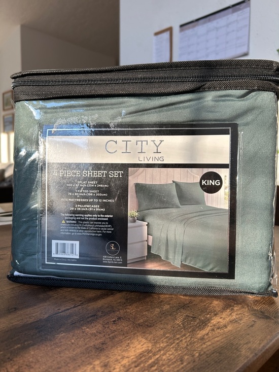 spirit linen Other - NWT King 4-Piece hypoallergenic wrinkle resistant sheet Set in Forest Green